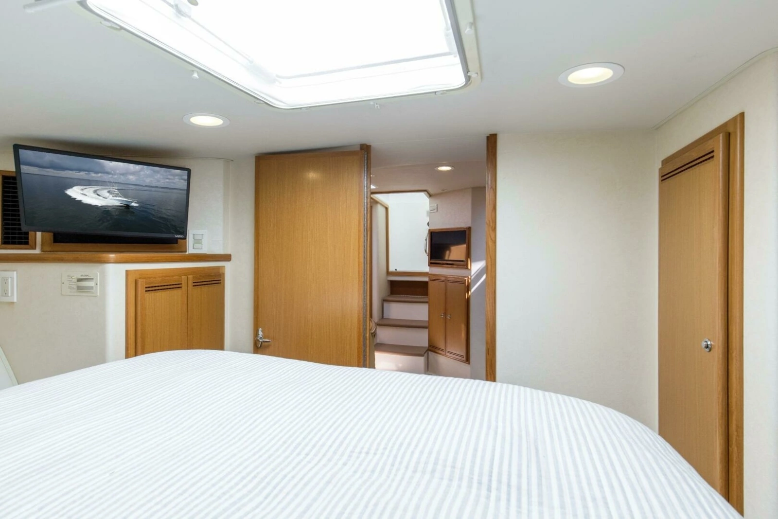 2007 40 Cabo Express Big Blue Stateroom (2)