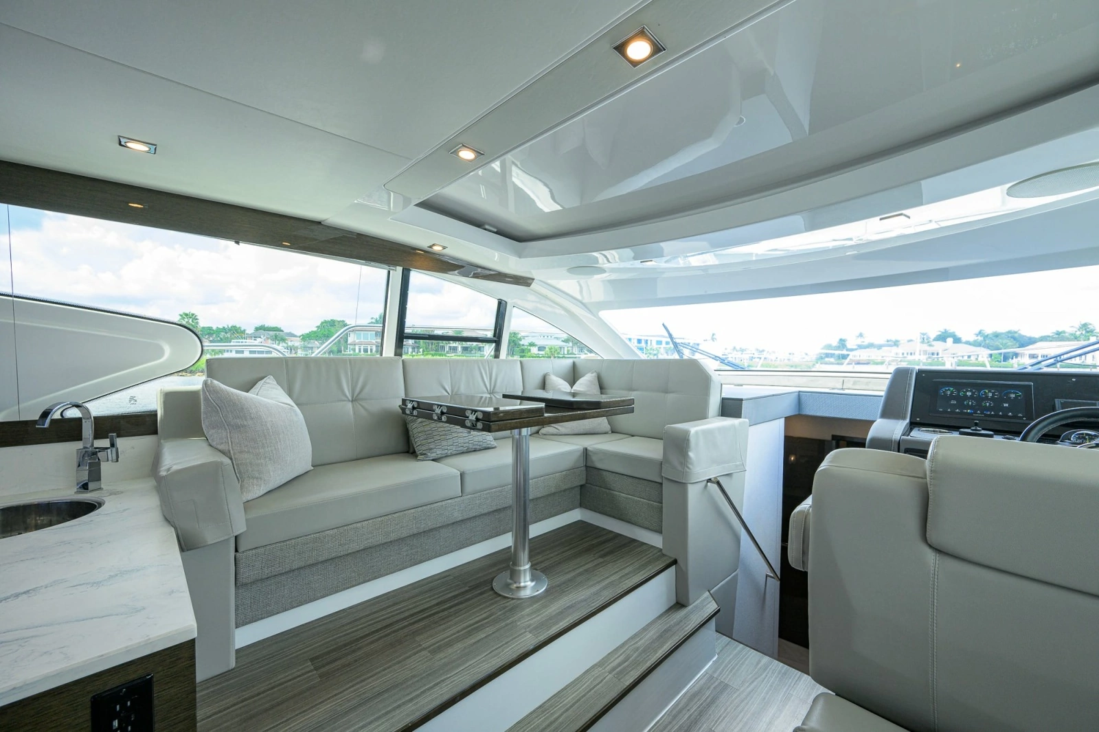 2020 Cruisers 46 Cantius