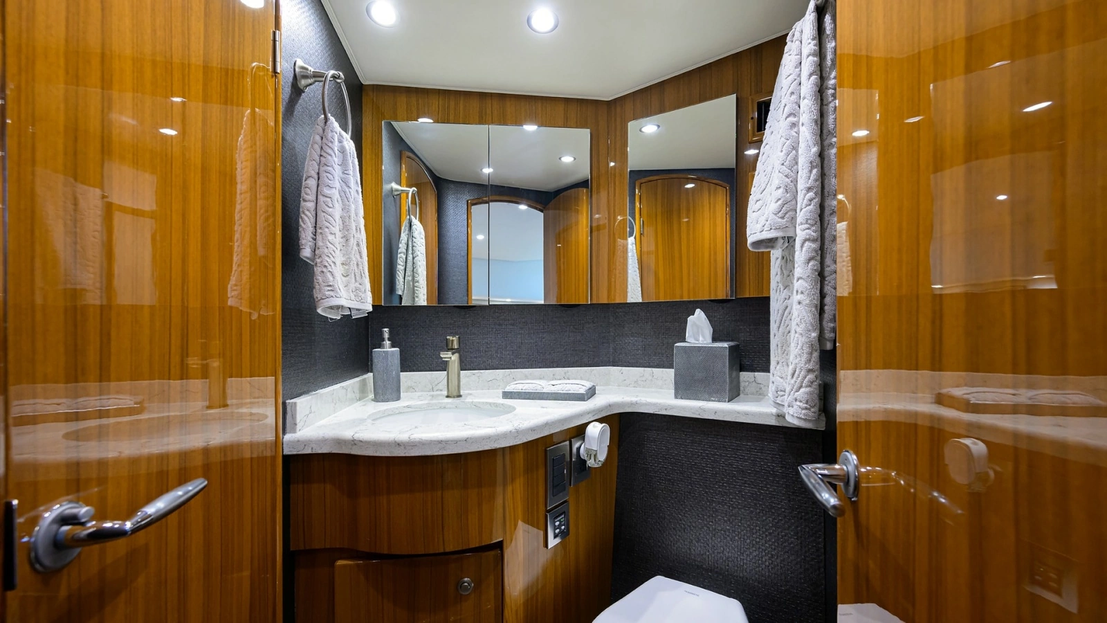 44_viking_reelaxin_head_02