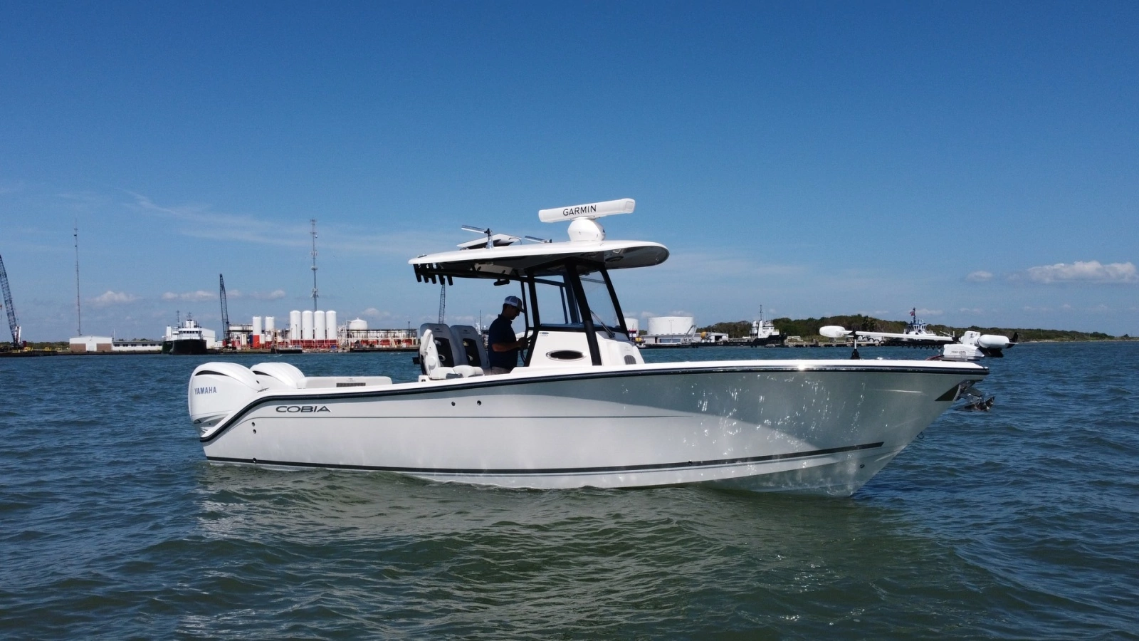 Side View of Cobia 280 Center Console