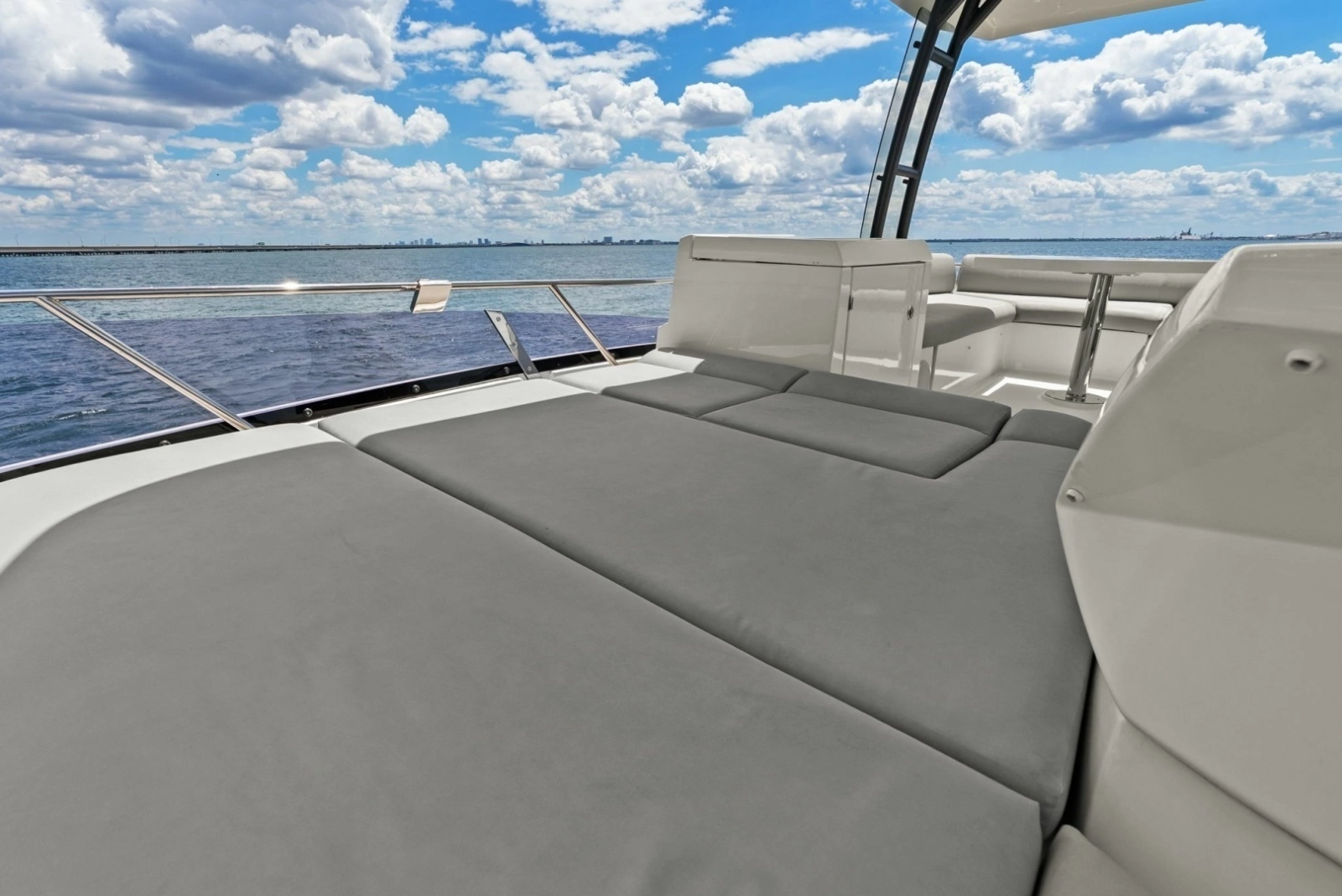 2020 Prestige 460 Flybridge