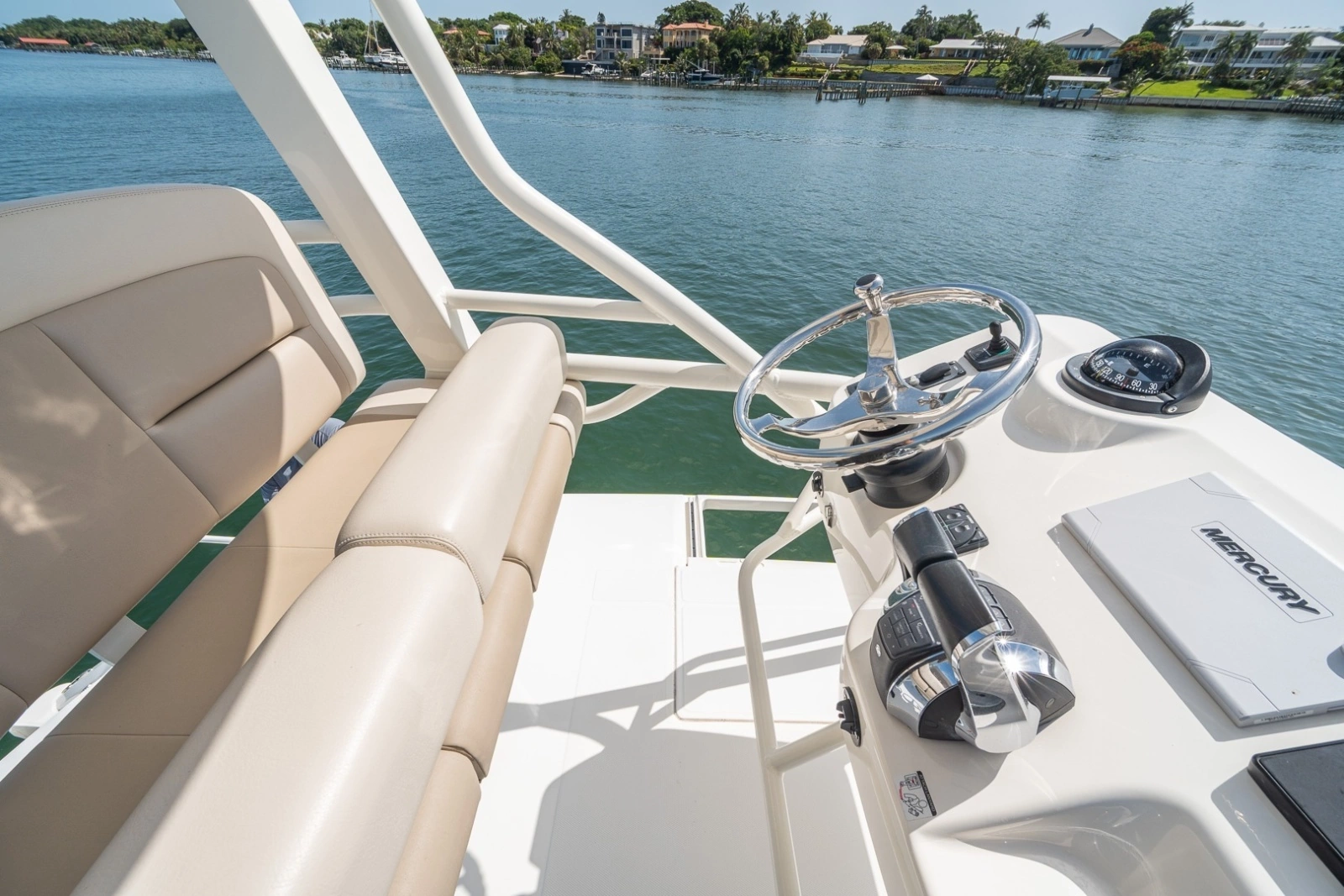 Boston Whaler 380 Outrage - Worth the Tiempo