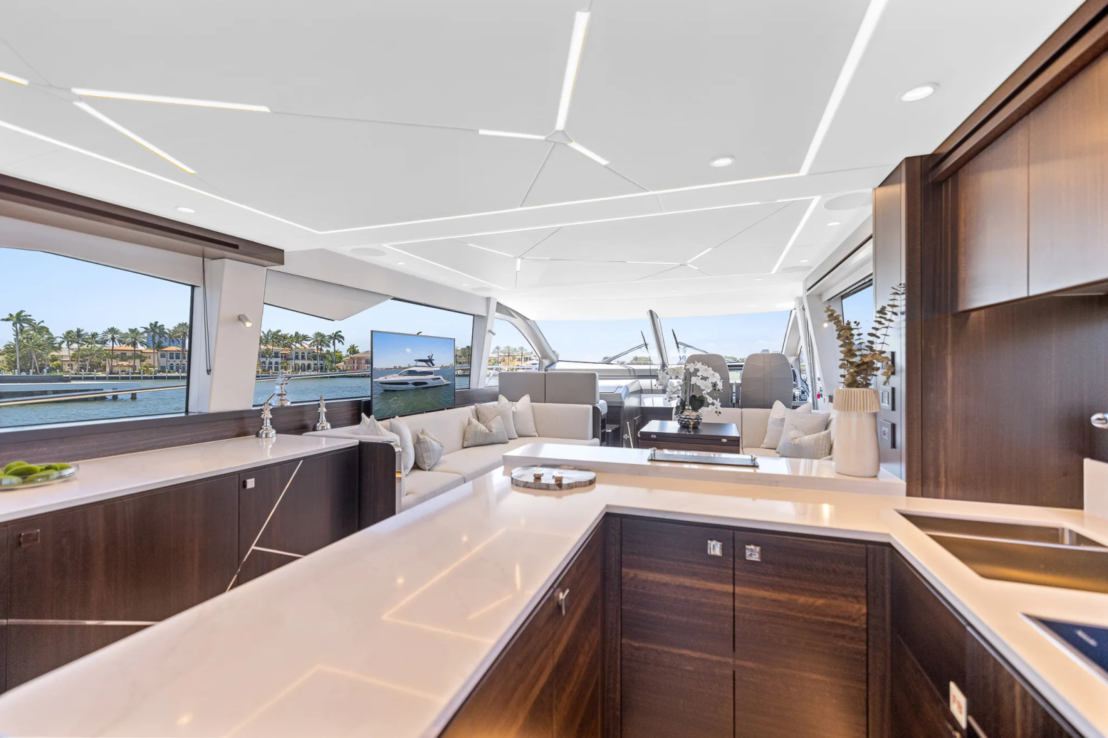 2024 Sunseeker Manhattan 68