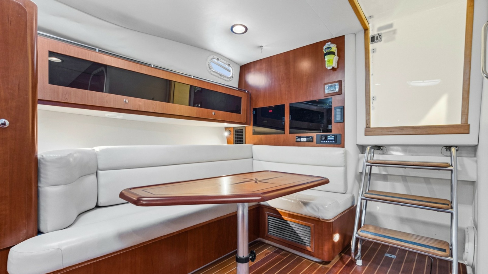 Spacious Interior Dinette Area