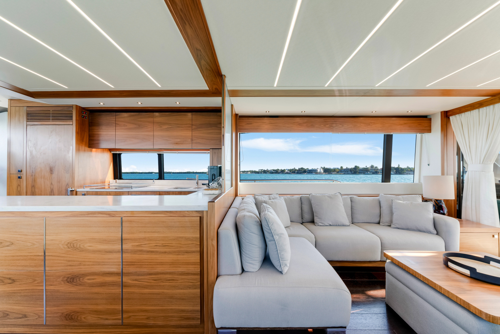 2020 Sunseeker 76 Yacht