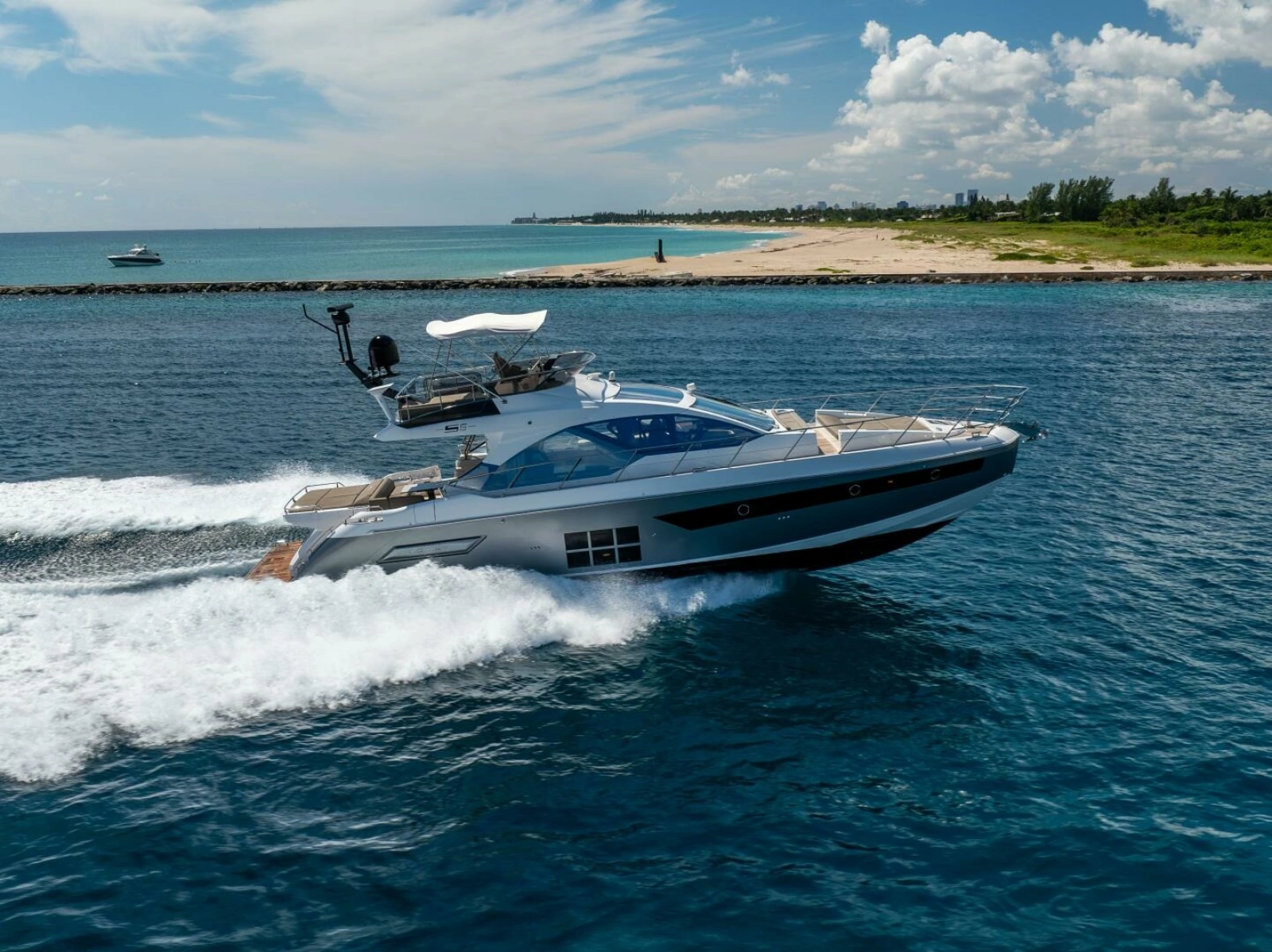 Azimut 60 - Azure - Running Profile