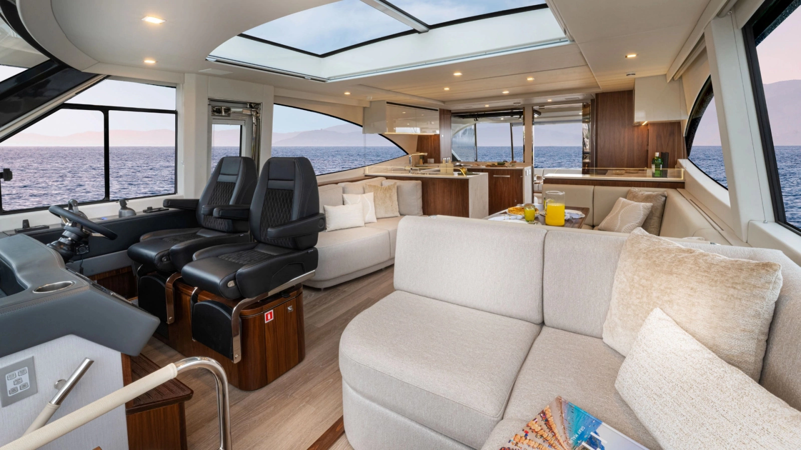 6200 SPORT YACHT 62ft Riviera Yacht For Sale