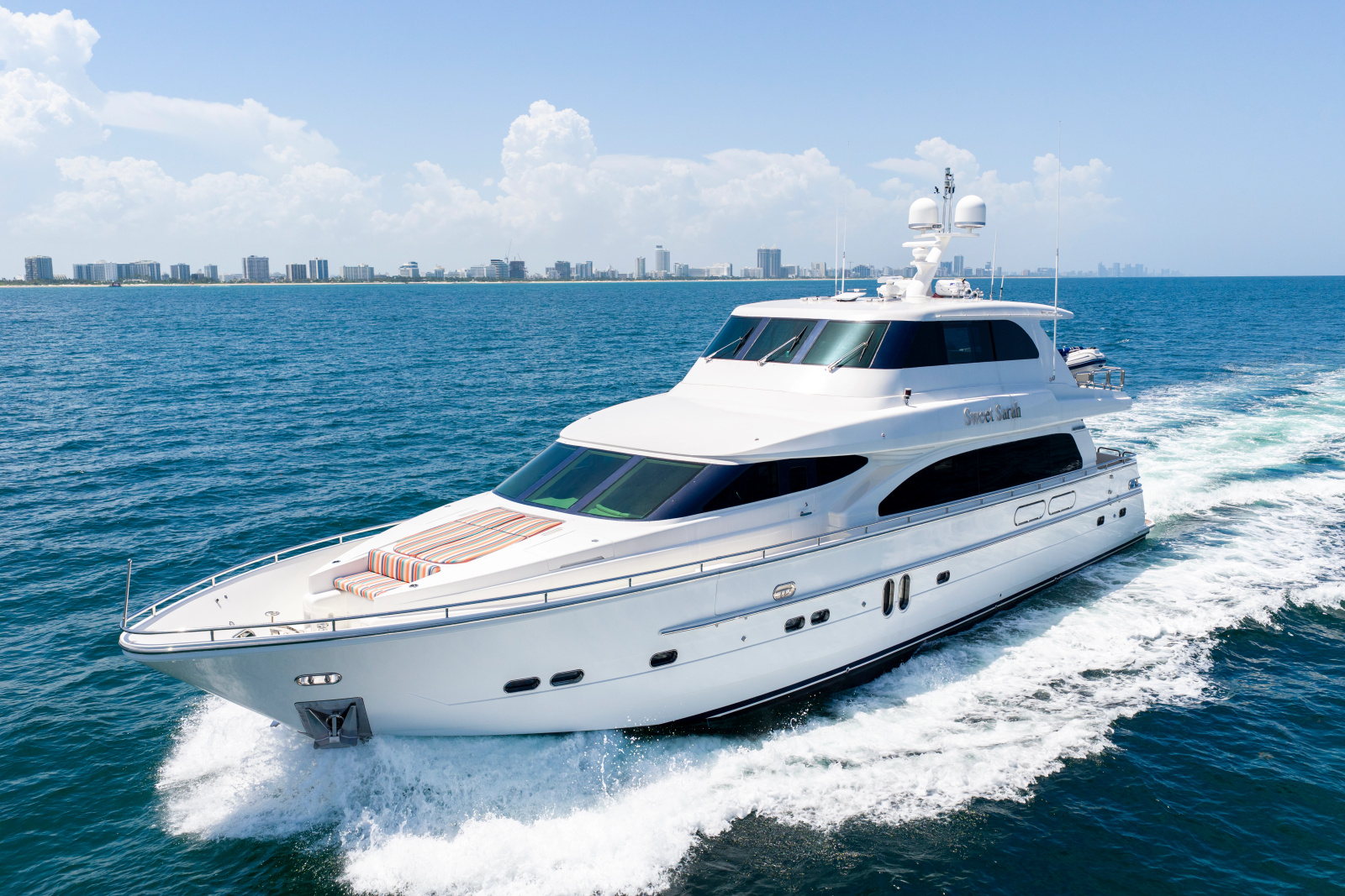 2006 Horizon 82 Skylounge