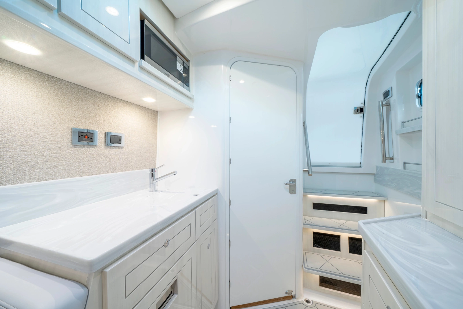 48ft HCB Yacht For Sale