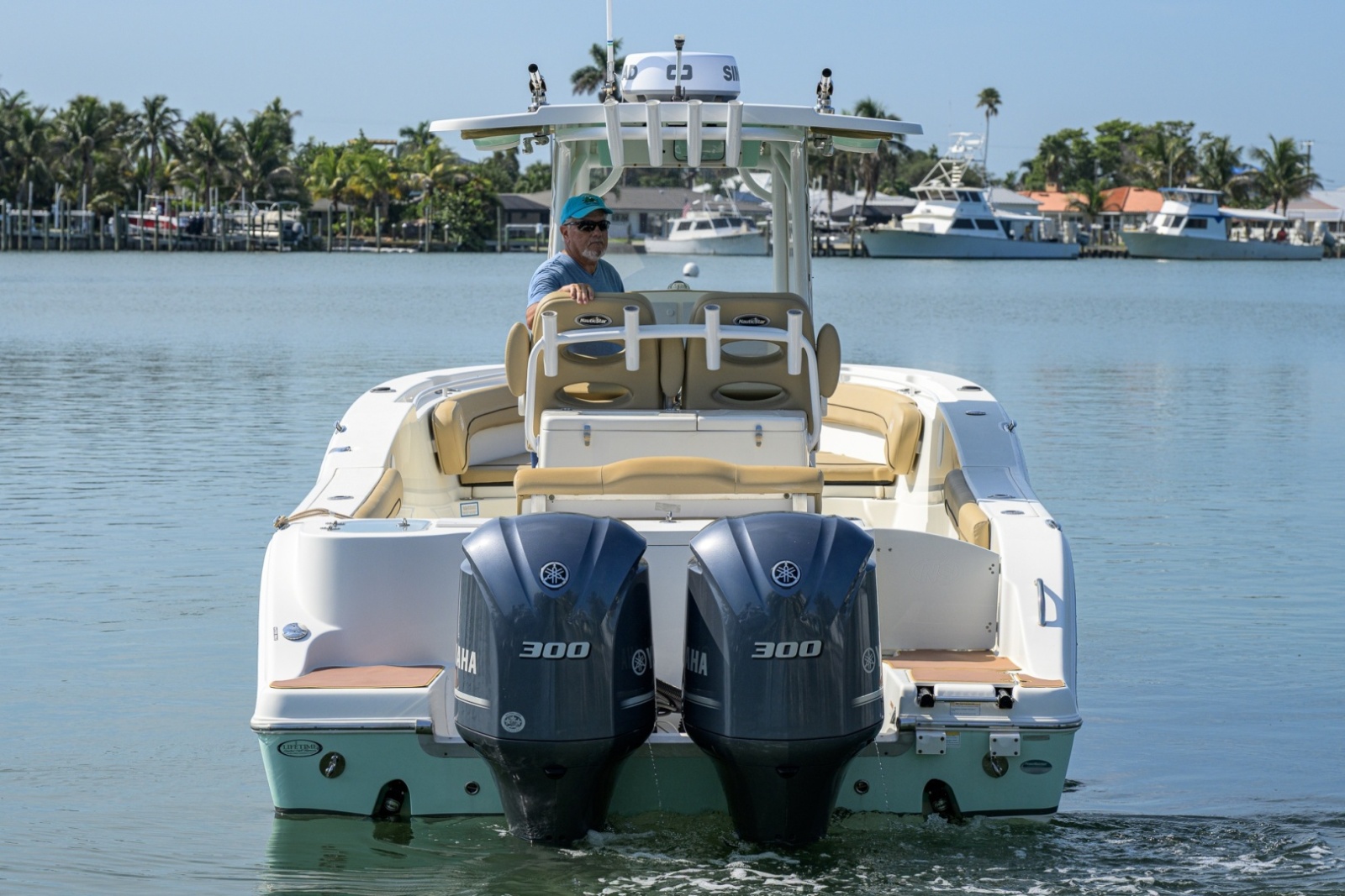 NauticStar 28 - Exterior Profile