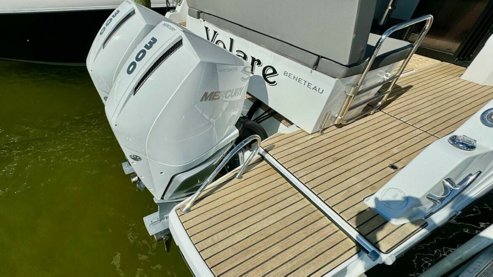 Aft Deck with Twin Outboards