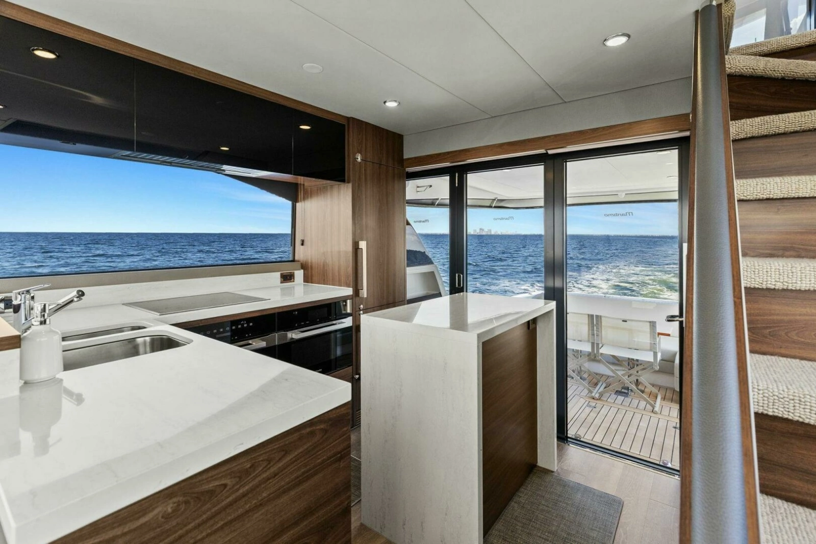 2025 Maritimo M600 - Galley