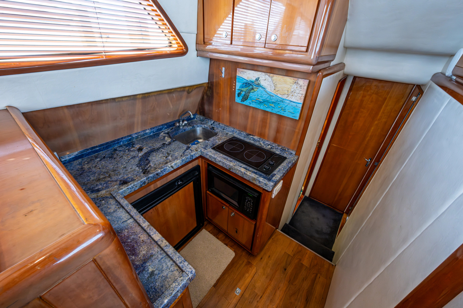 2001 Bertram 390