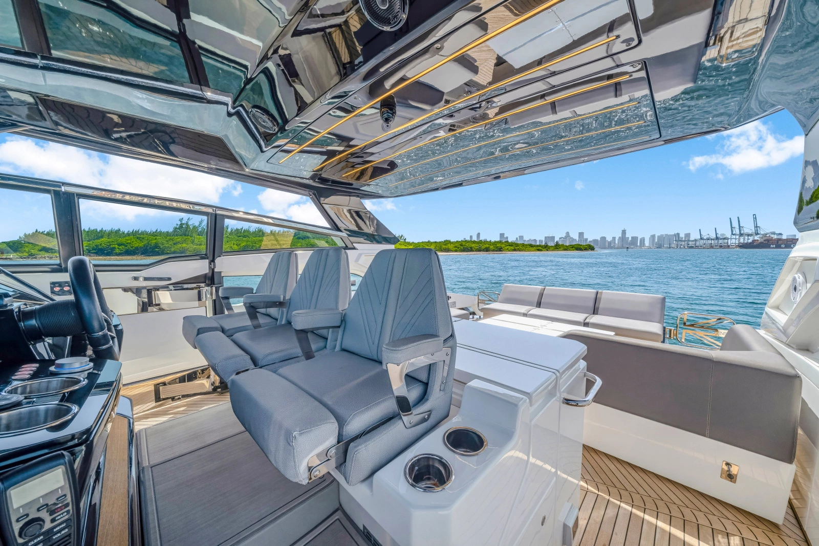 2024 Sunseeker Superhawk 55