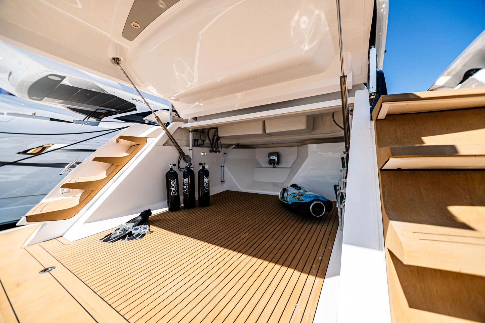 PREDATOR 65 65ft Sunseeker Yacht For Sale