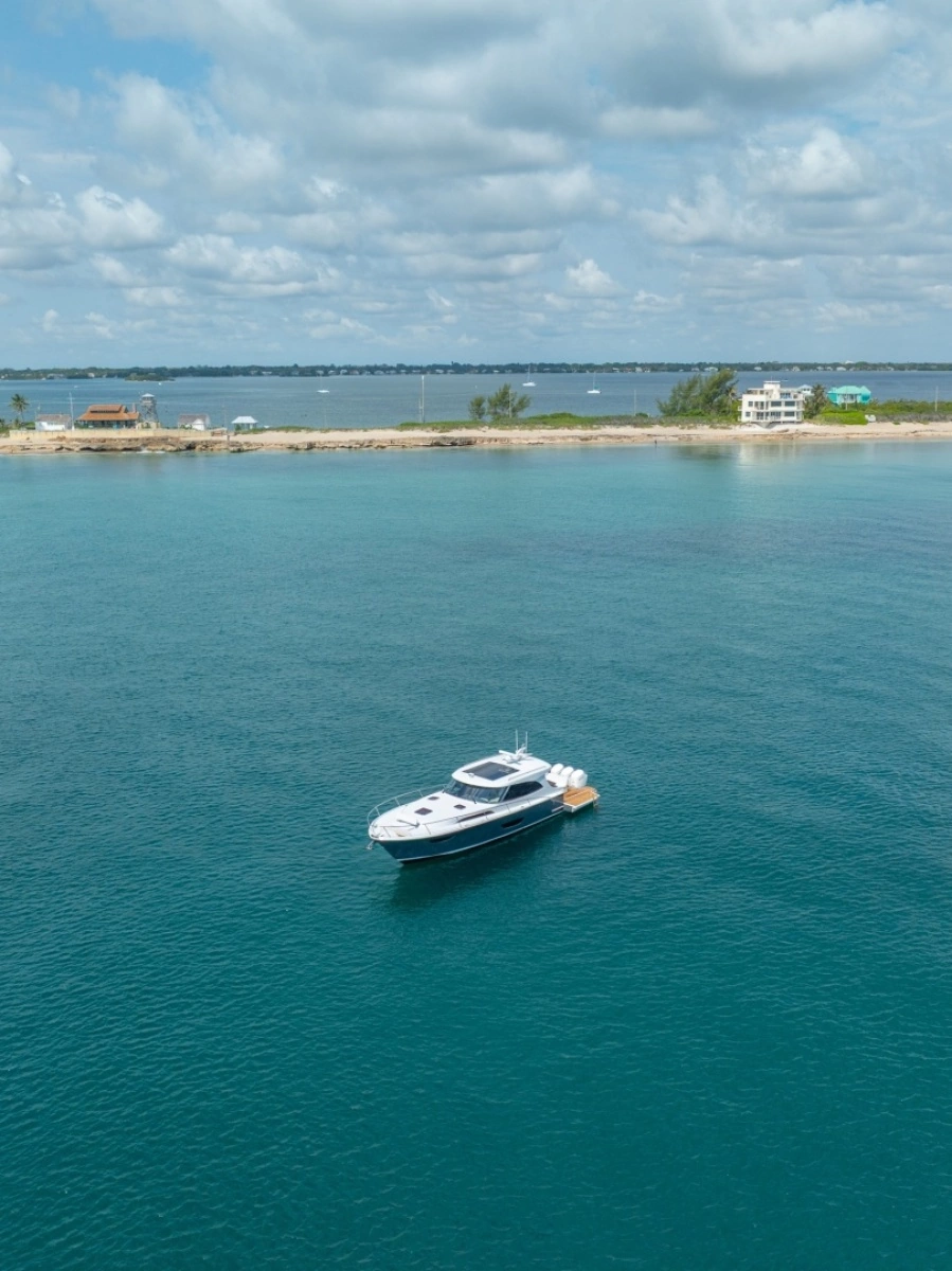 Eclipse 50 - STINGRAY GRAY - Exterior Profile