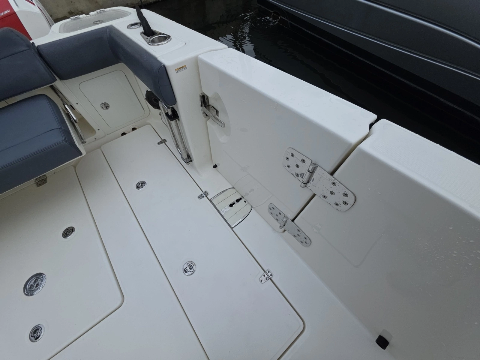 2021 Boston Whaler 420 Outrage BFT-Profile