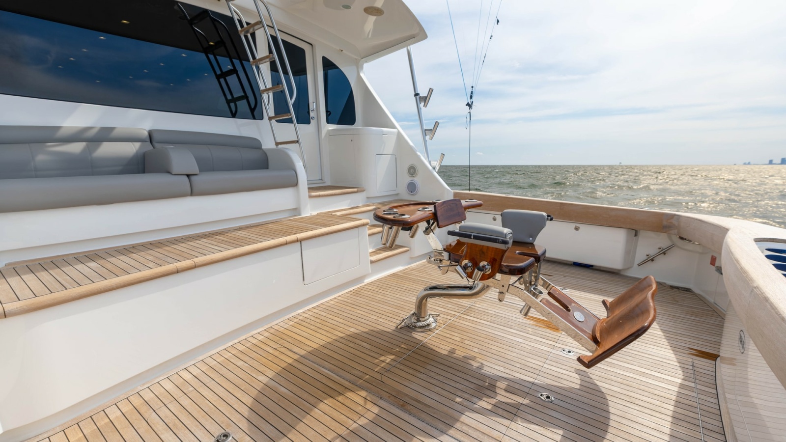 Spacious Aft Deck with Fighting Chair