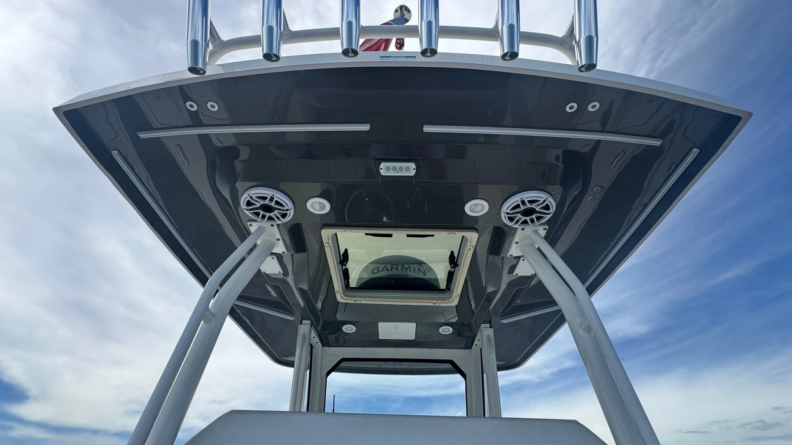 2022 Pursuit S288-