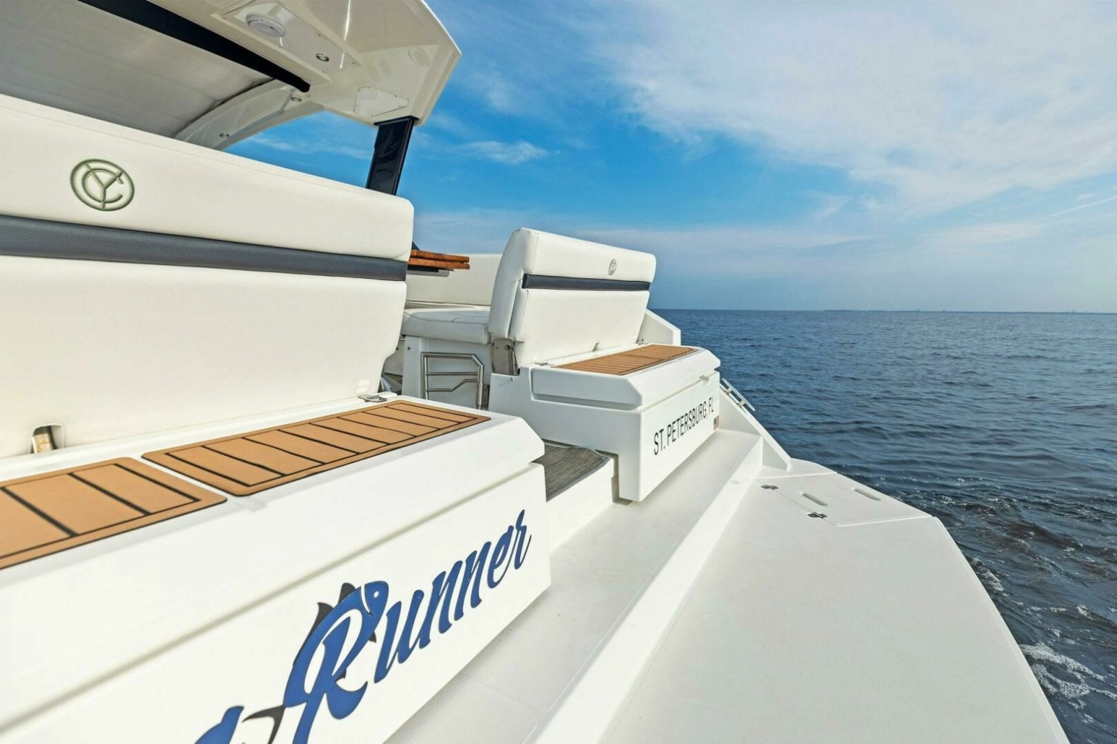 2015 Cruisers 390 EC 'Blue Runner'
