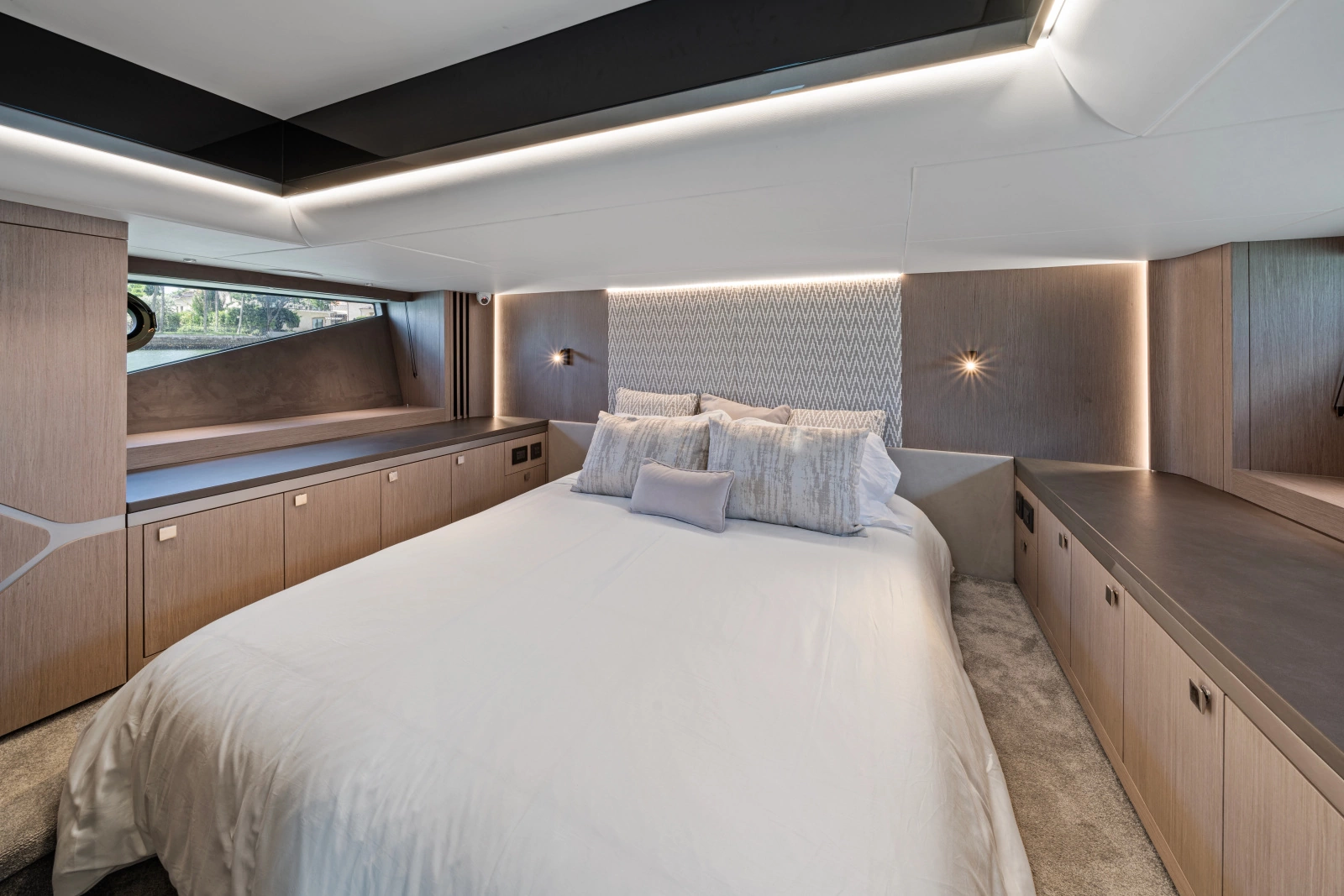 2024 Sunseeker Superhawk 55