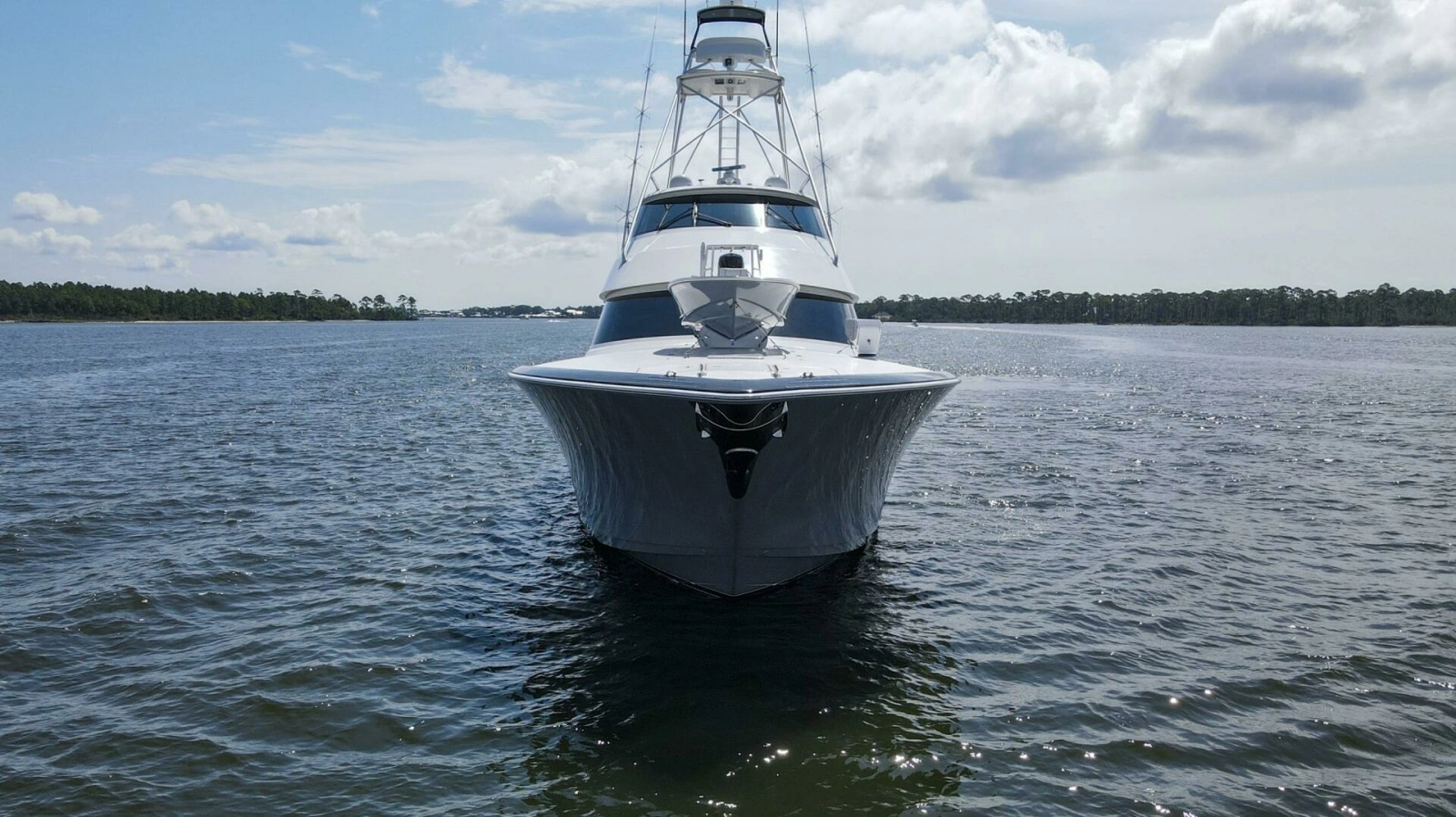 2016 92 Viking Enclosed Bridge Touche Exterior (9)