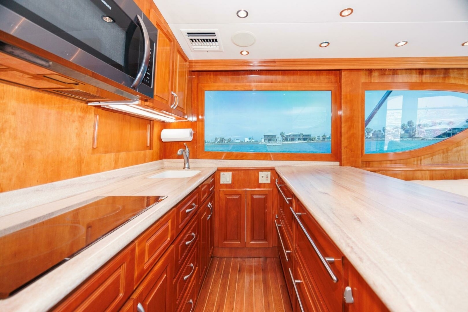 50' 2002 Hatteras 50 Convertible