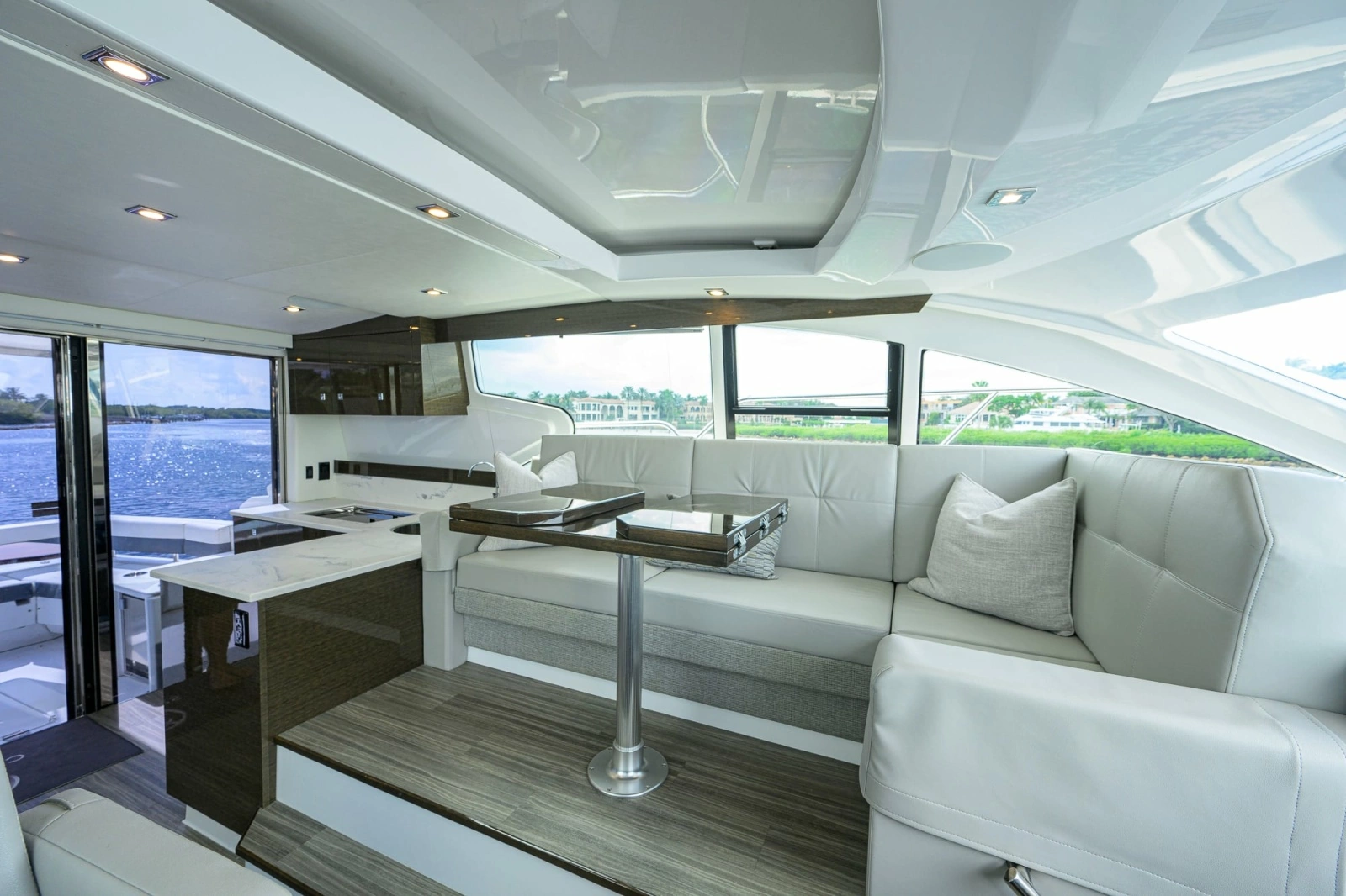 2020 Cruisers 46 Cantius