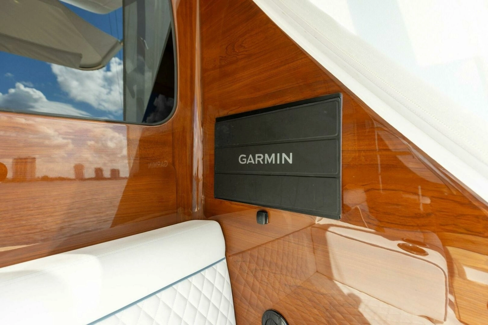 2026 Viking 82 Convertible- TEAM HARVEY I- Cockpit