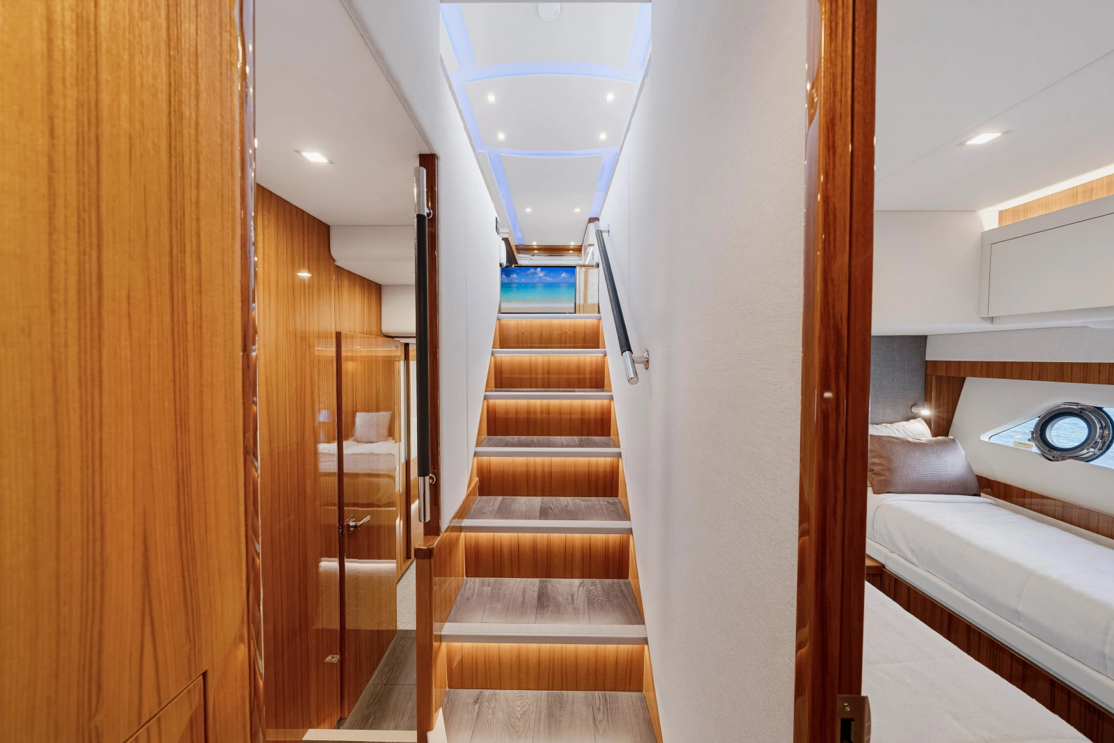 2025 Riviera 72 Sports Motor Yacht