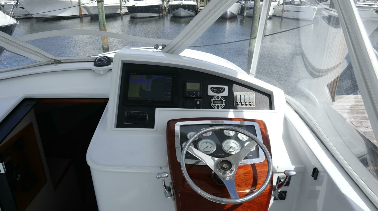 2002 Miller Marine 38 Open