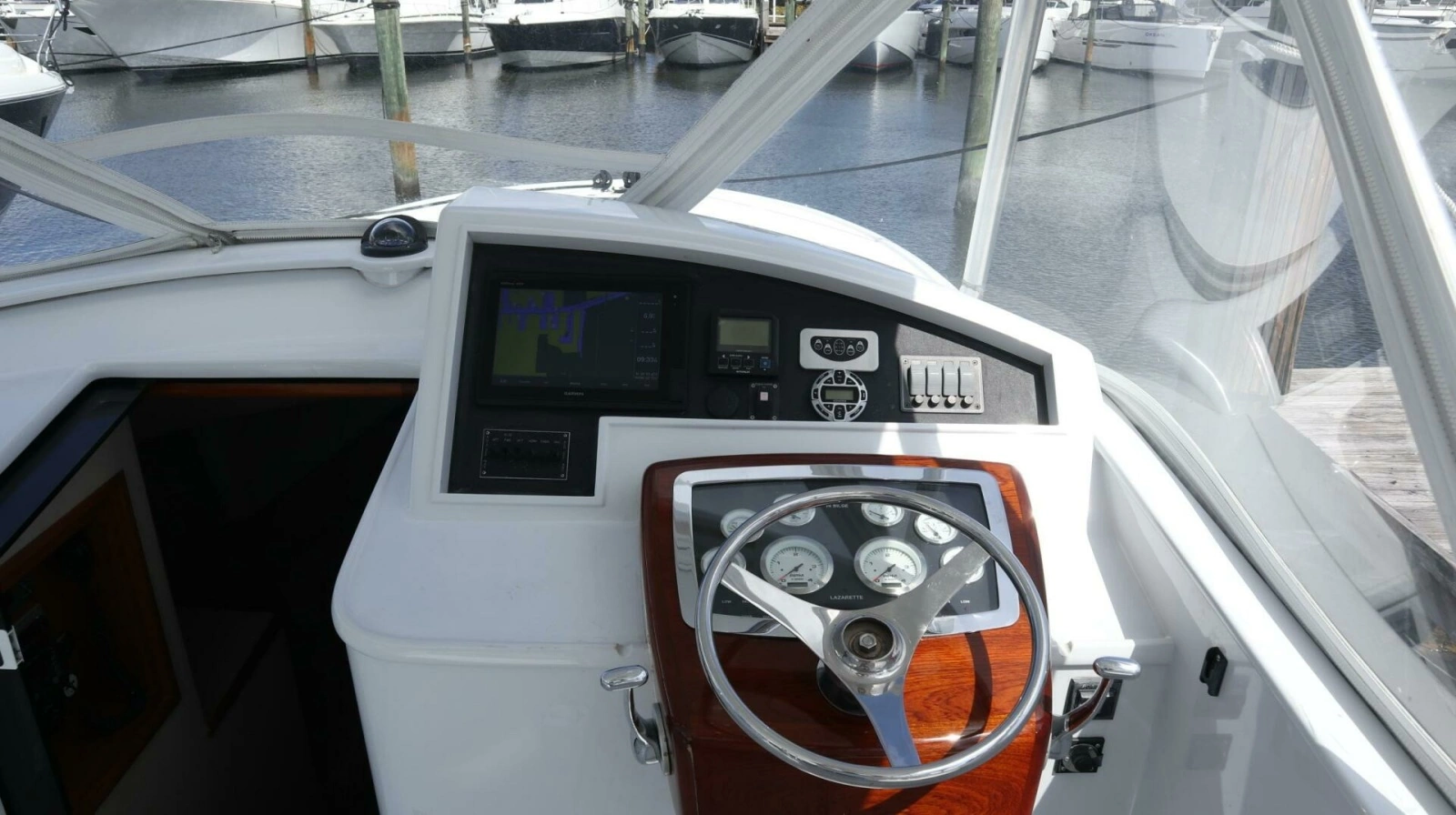 2002 Miller Marine 38 Open
