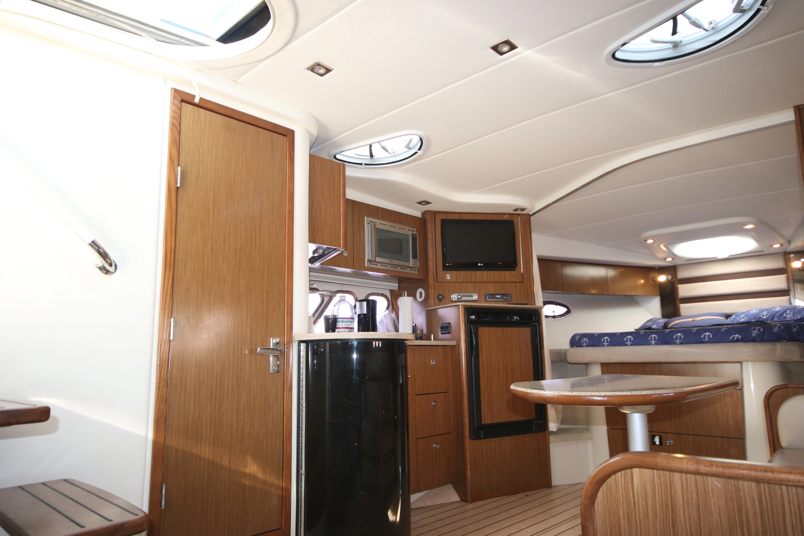 2013 Cruisers Yachts 380