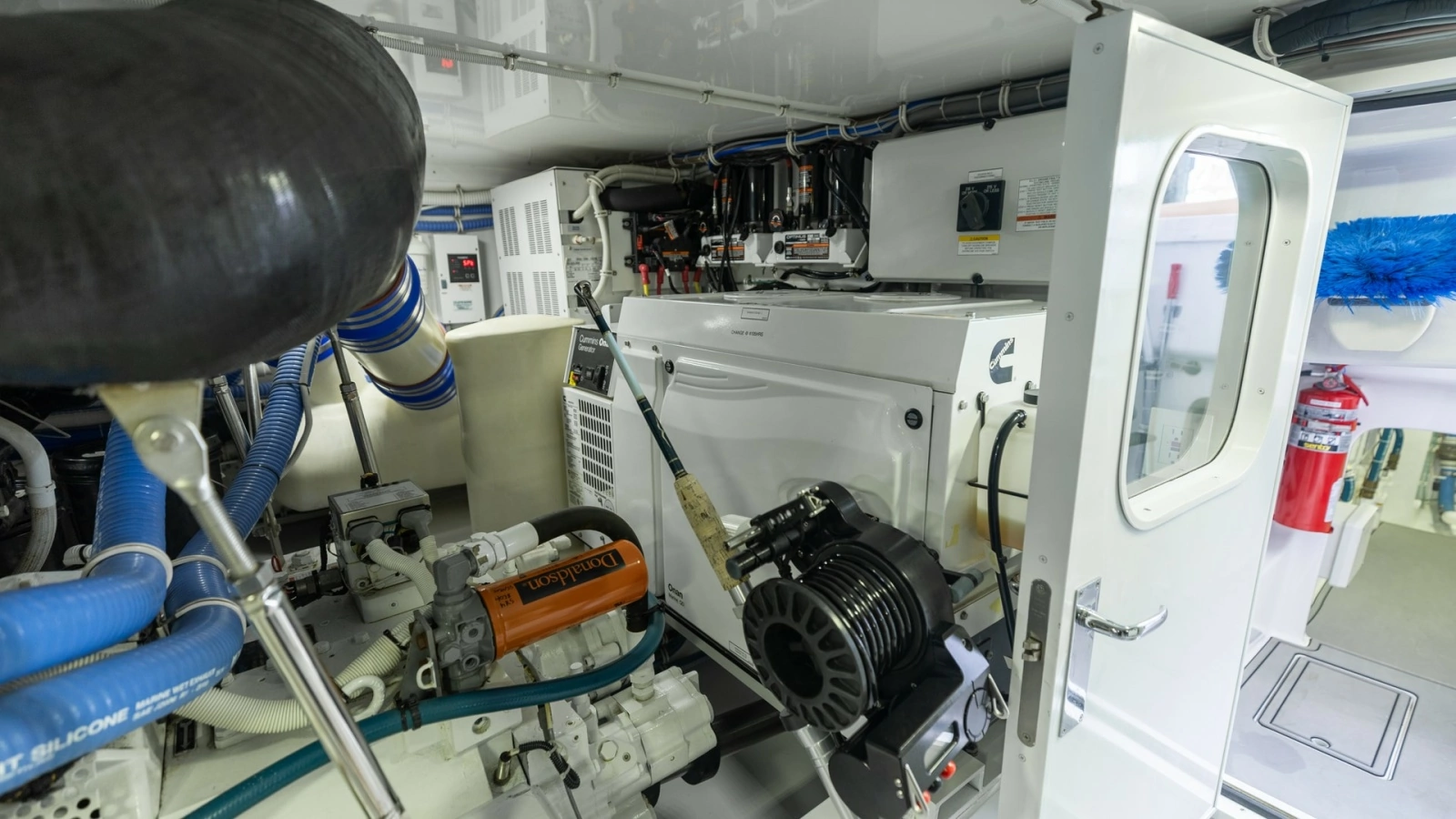 2021 65 Hatteras GT On the DL Engine Room (5)