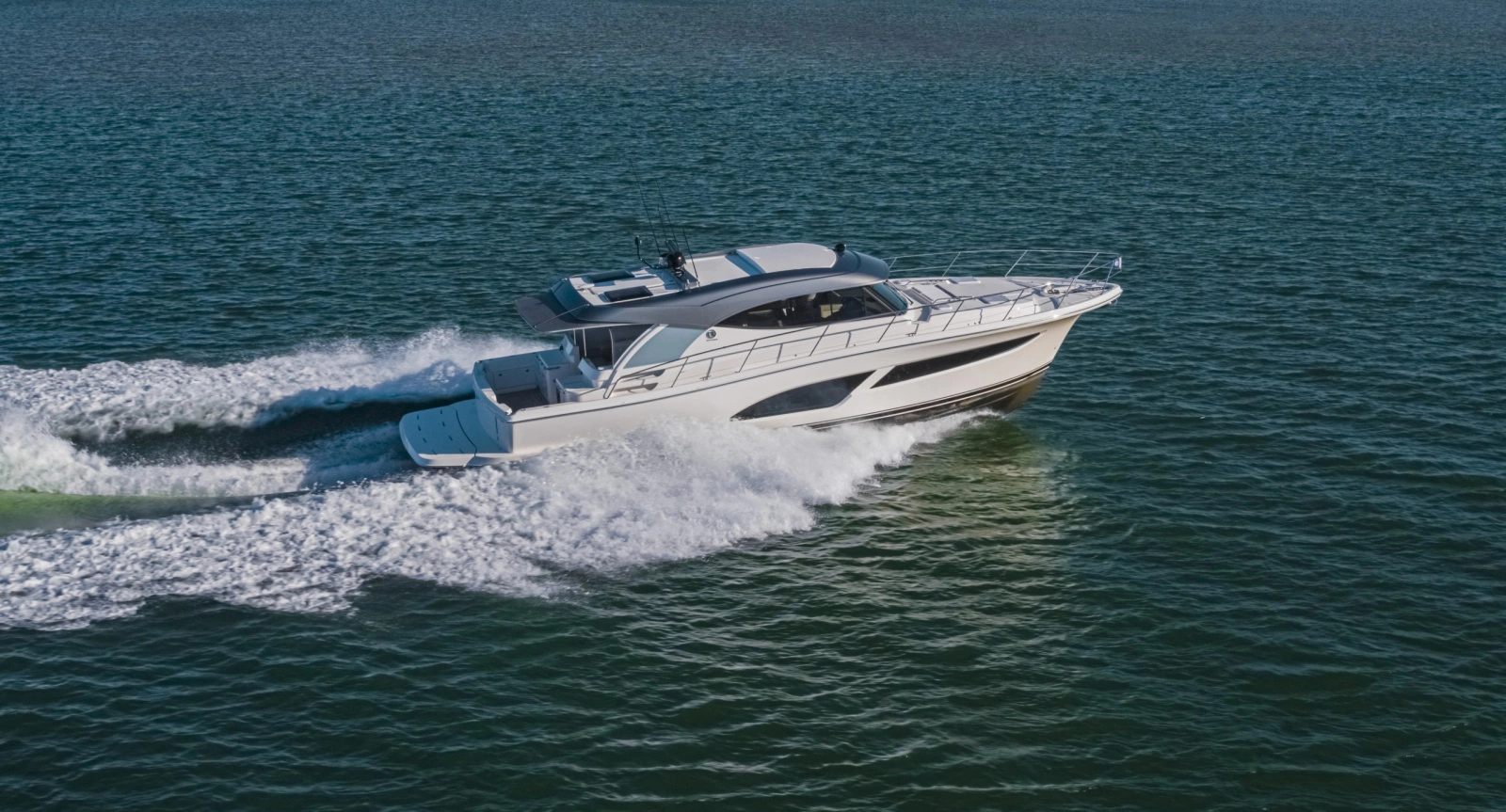 465 SUV 46ft Riviera Yacht For Sale