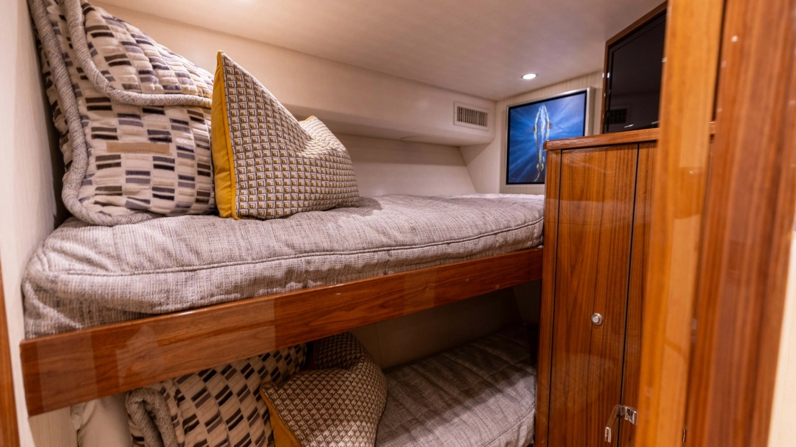 Guest Stateroom with Bunk Beds