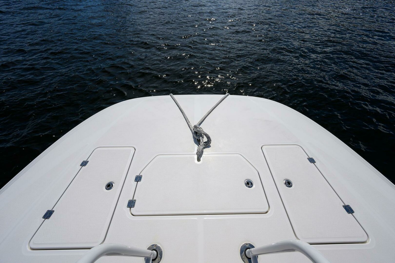 Invincible 46 Argento II - Exterior Bow