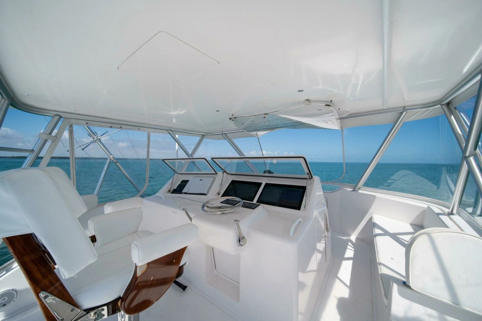 2006 Viking 52 Convertible