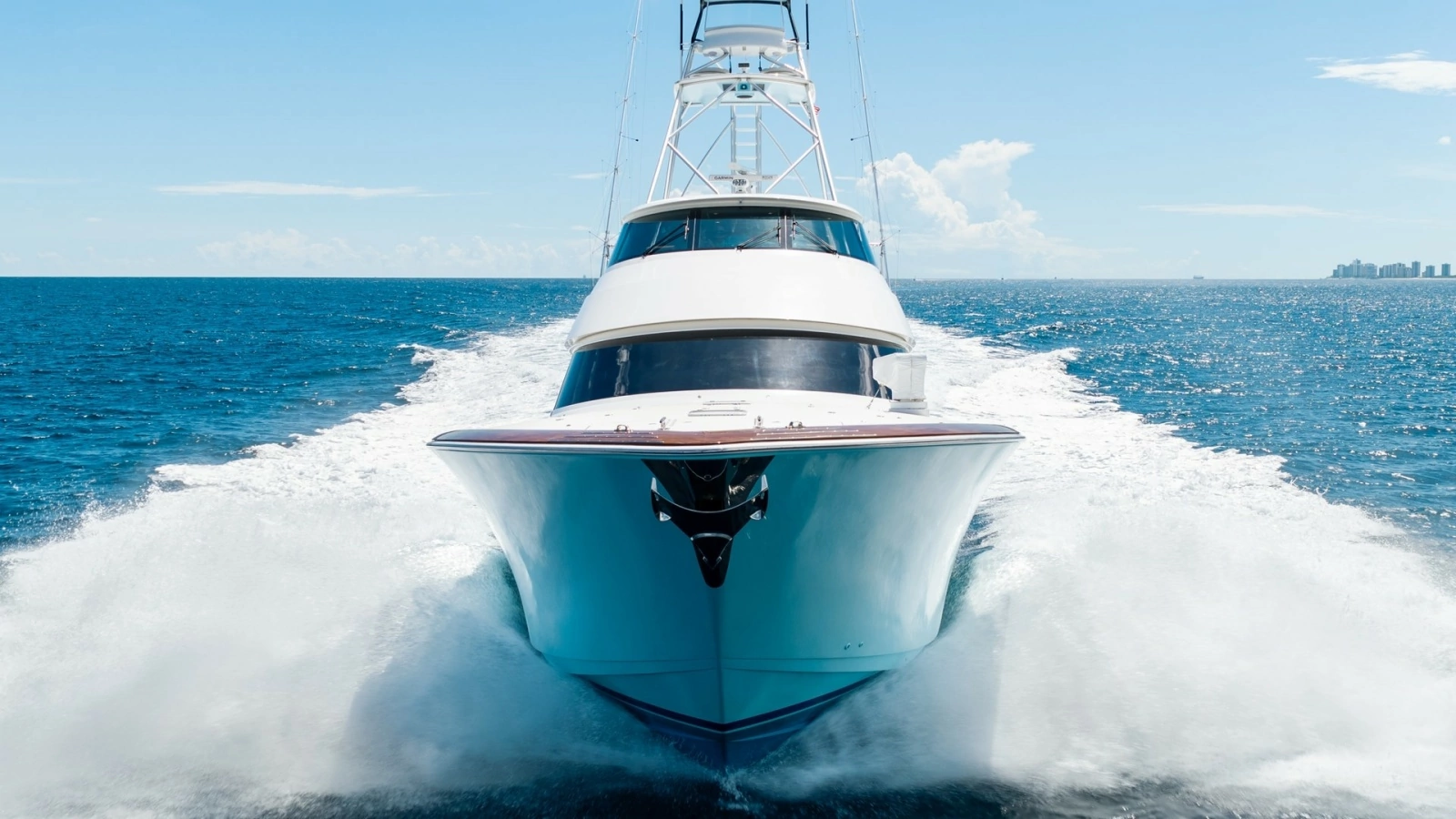 Dynamic Bow View in Motion