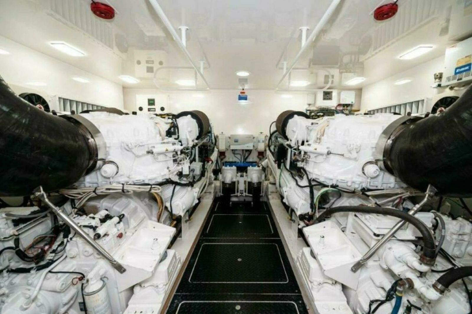 2012 76 Viking Sky Bridge Barefoot Drive Engine Room (2)