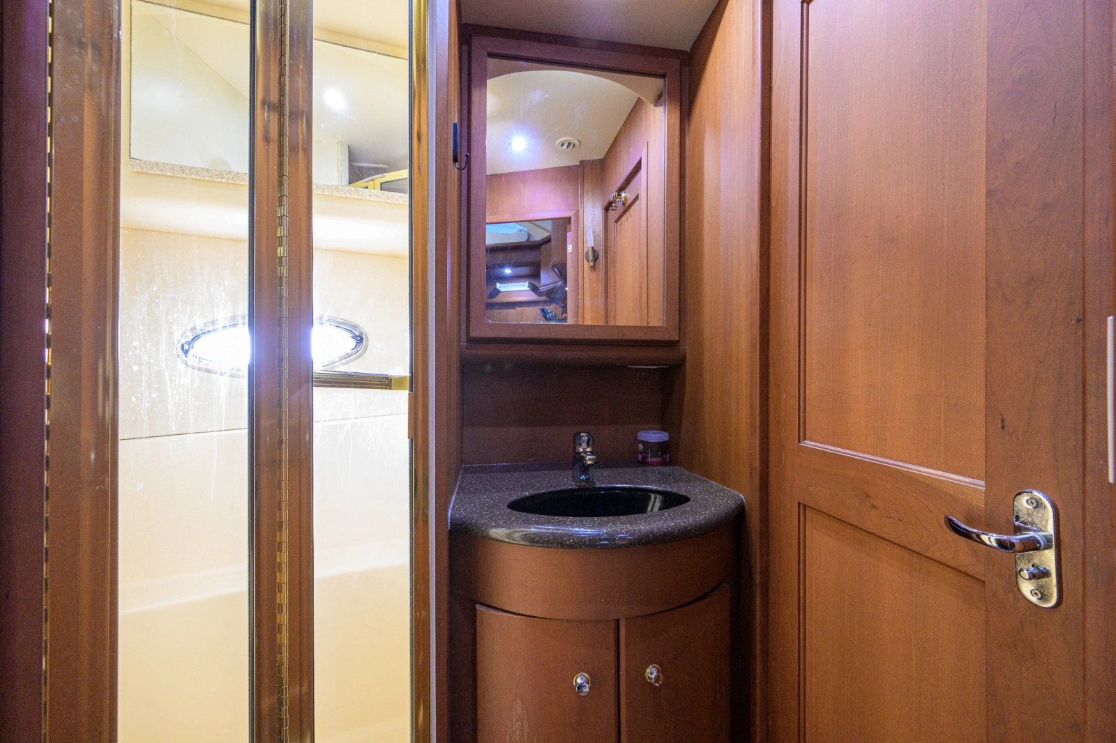 2005 Silverton 39 Motor Yacht