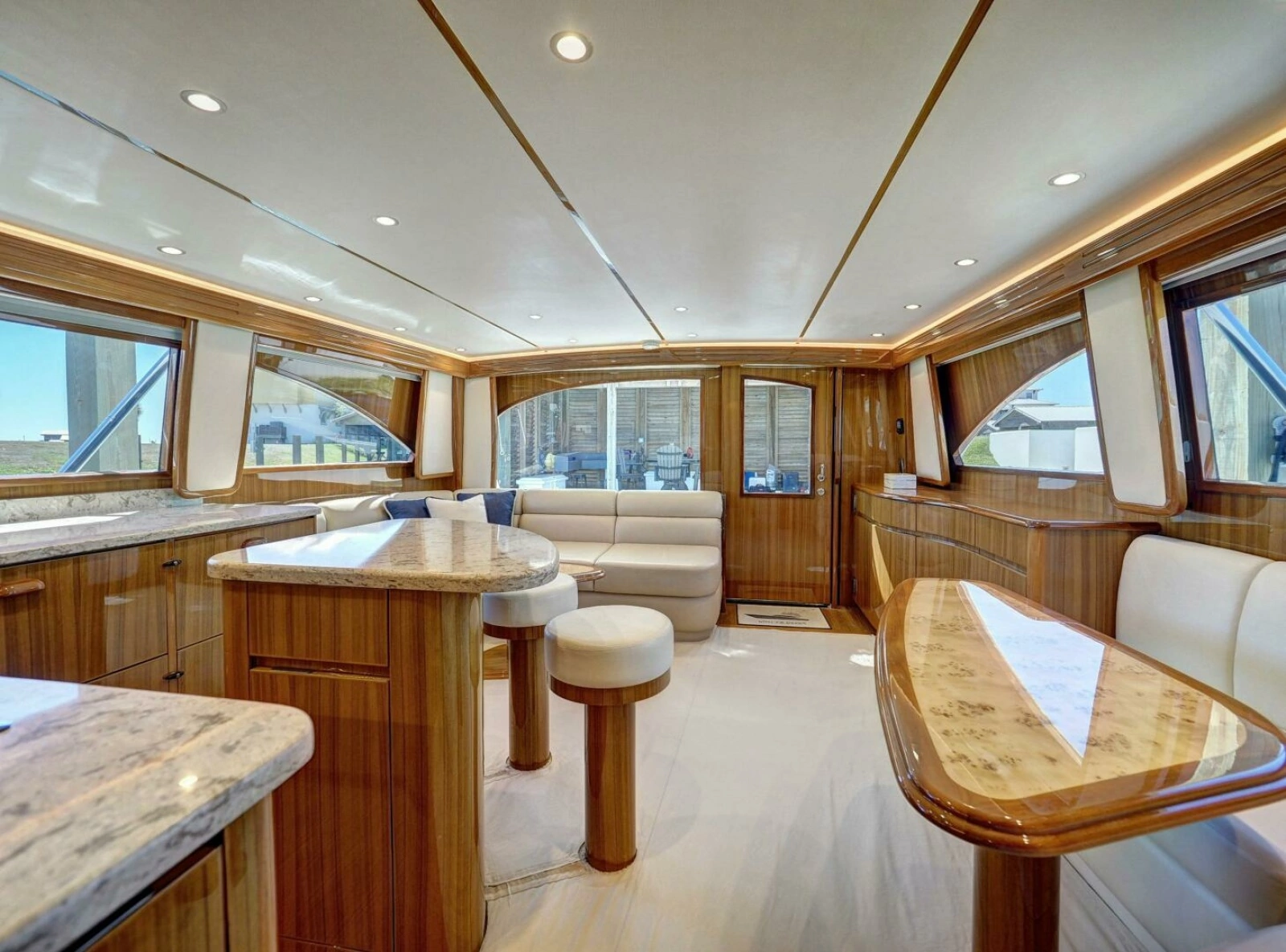 2017 Viking 52 Convertible photo 12