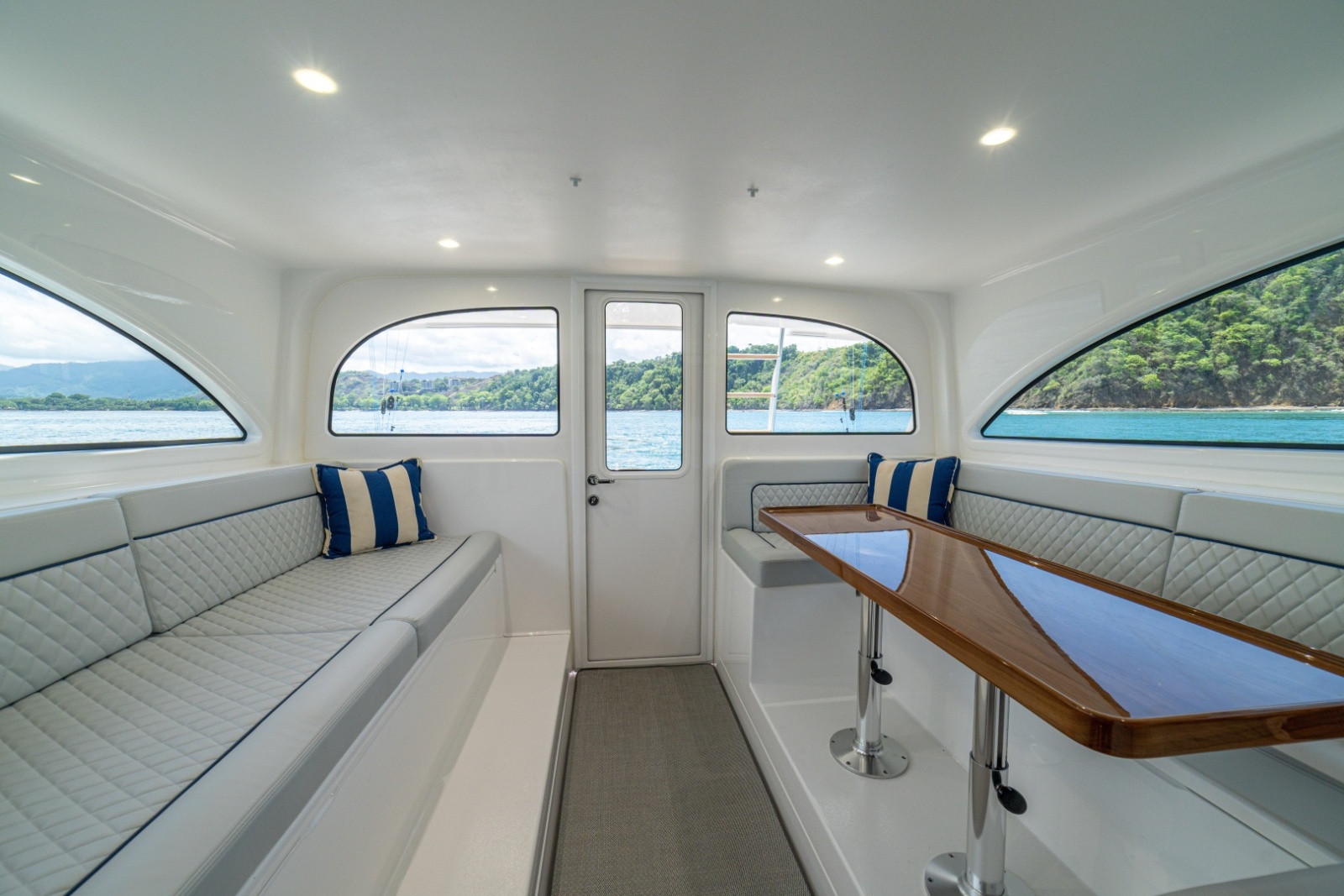 2023 Viking 46 Billfish Salon
