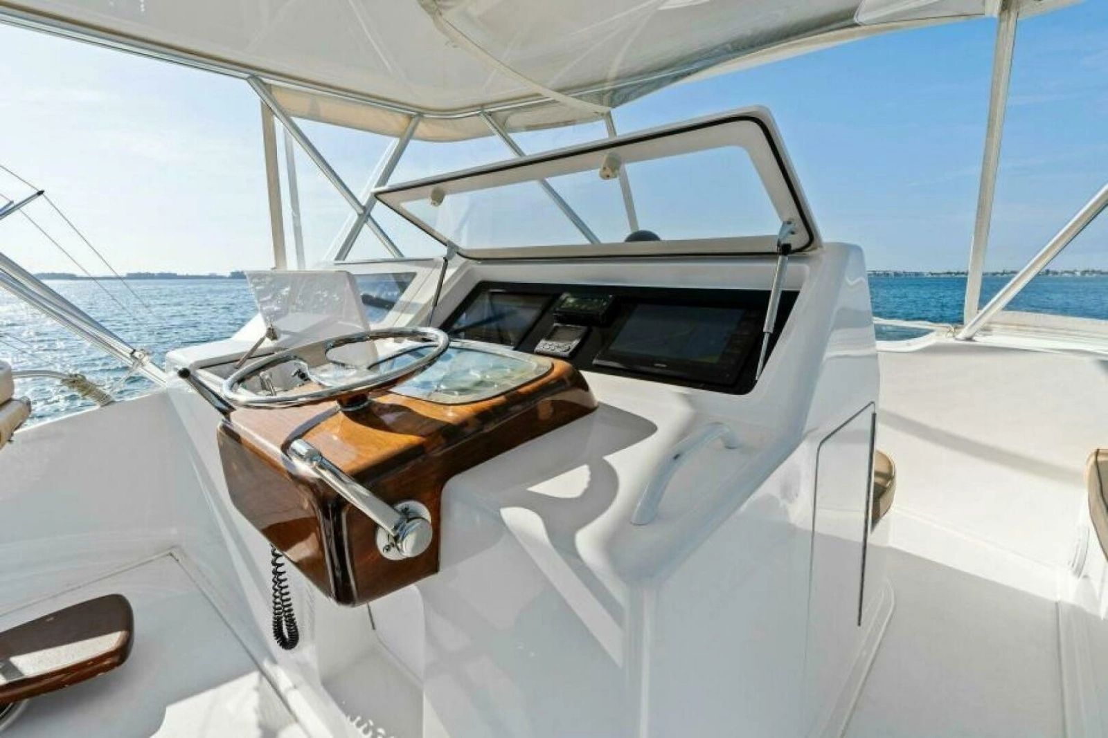 2003 Viking 48 Convertible photo 15