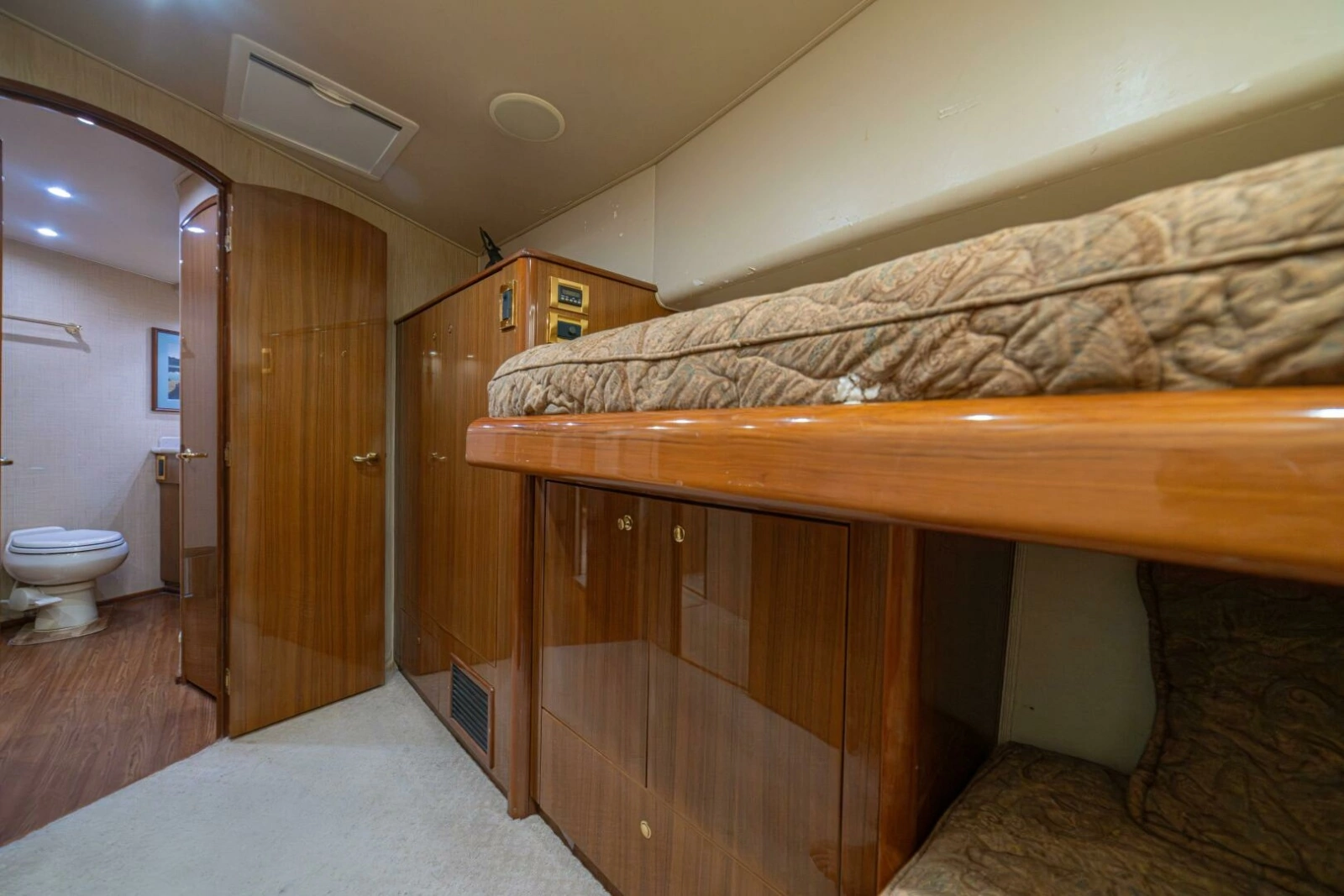 2006 Viking 56 "Scandaloso"