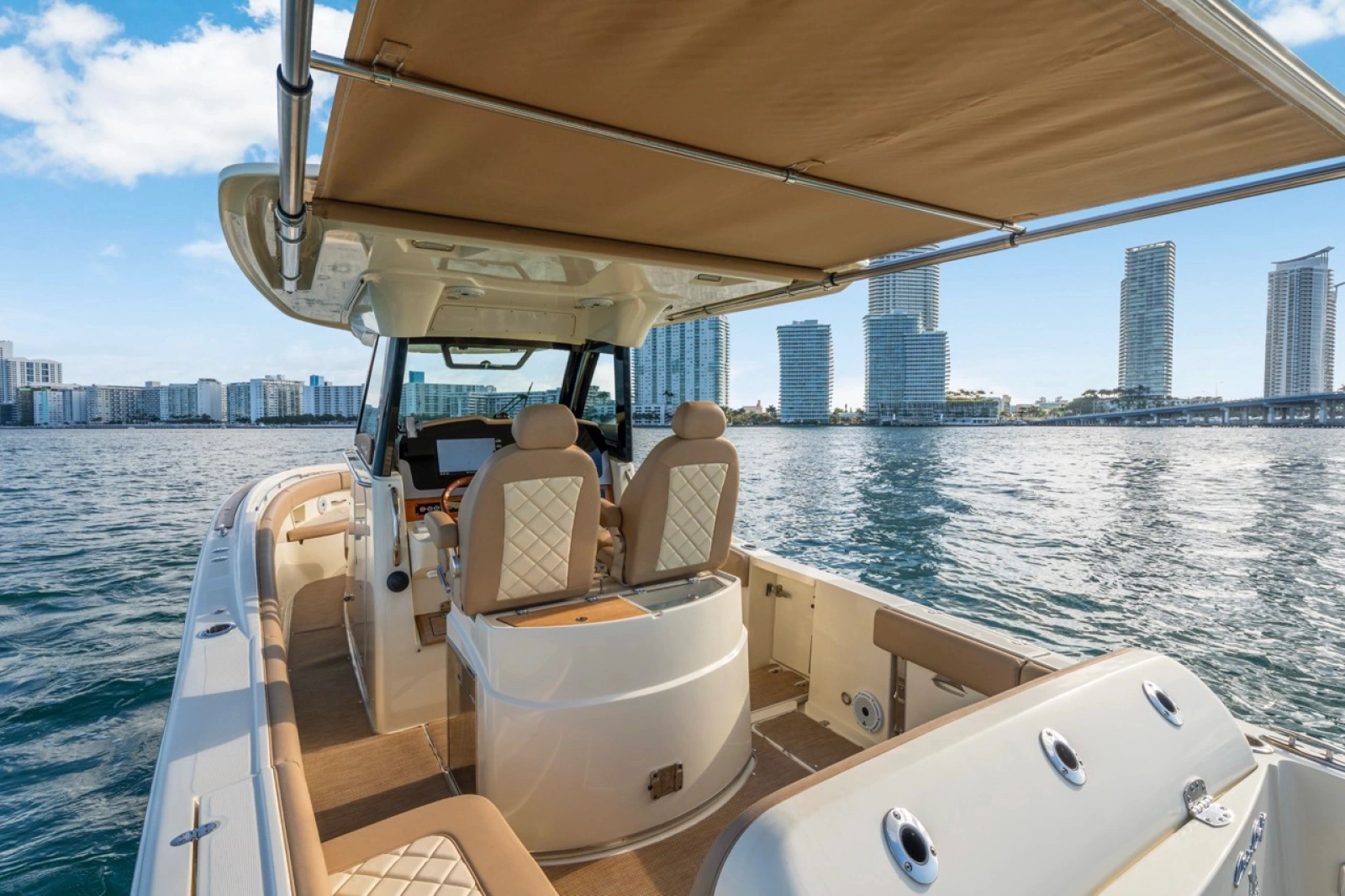 2022 Chris-Craft Catalina 30