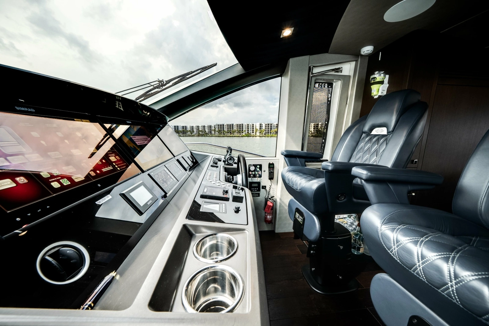 2019 Sunseeker 76 Flybridge