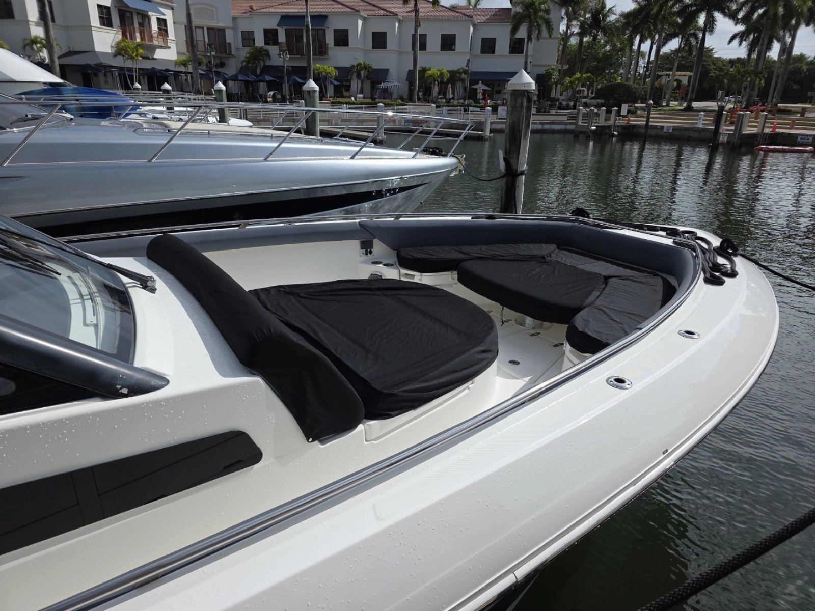 2021 Boston Whaler 420 Outrage BFT-Profile