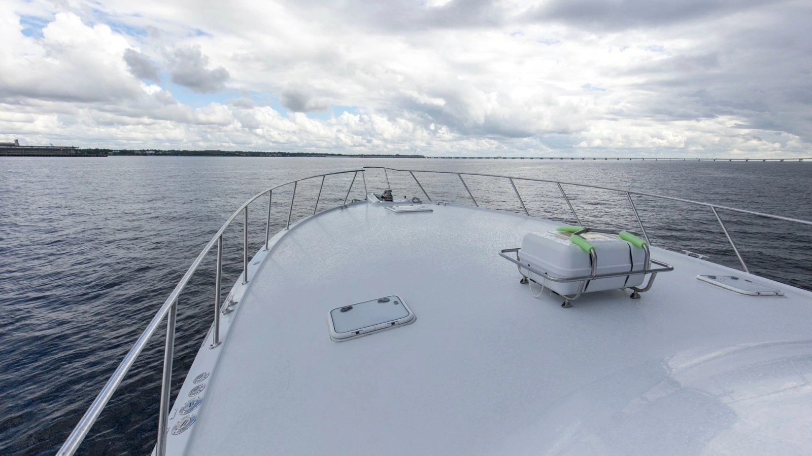 1999 Hatteras 60 Enclosed Bridge Better Days Bow Deck (2)