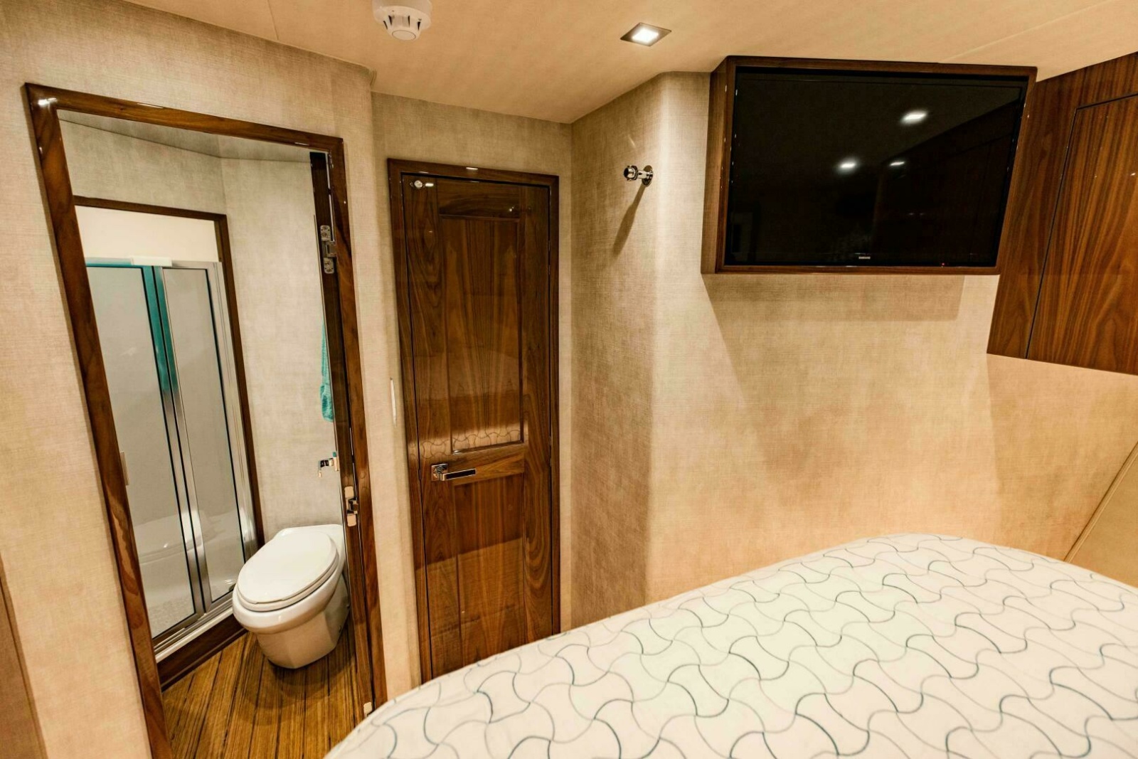 2020 Viking 72 Enclosed Bridge